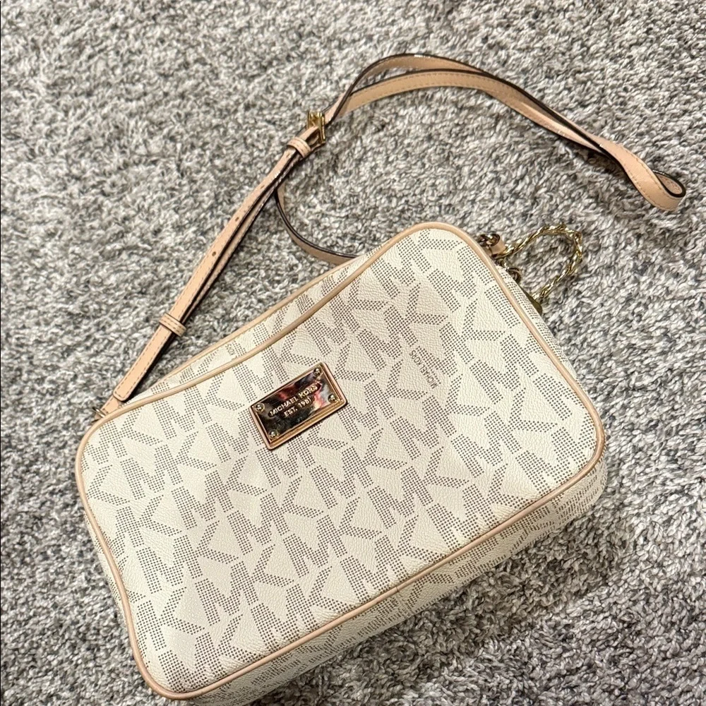 Michael Kors MK Cream Crossbody Bag purse handbag designer clutch bag wallet